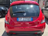 Usata Lancia Ypsilon 69 CV (50 kW) 2018 Rosso Utilitaria