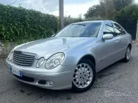 Usata Mercedes 240 Elegance 177 CV (130 kW) 2002 Grigio Berlina