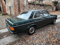 Usata Mercedes 200 109 CV (80 kW) 1979 Verde Berlina