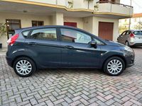 Usata Ford Fiesta Business Edition 75 CV (55 kW) 2013 Grigio Utilitaria