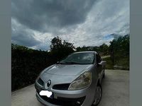 Gebraucht Renault Clio II 85 PS (62 kW) 2007 Grau Kleinwagen