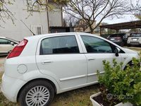 Usata Fiat Grande Punto 75 CV (55 kW) 2009 Bianco Utilitaria