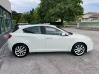 Usata Alfa Romeo Giulietta Exclusive 105 CV (77 kW) 2012 Bianco Utilitaria