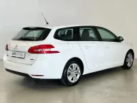 Usado Peugeot 308 Active 99 CV (72 kW) 2016 Blanco Familiar