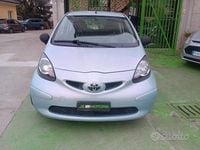 Usata Toyota Aygo 67 CV (49 kW) 2007 Grigio Utilitaria
