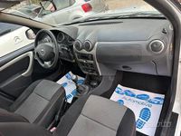 Usata Dacia Duster Lauréate 110 CV (80 kW) 2013 Bianco SUV