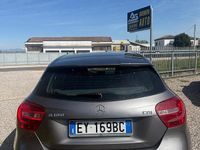 Usata Mercedes A180 108 CV (79 kW) 2015 Grigio Berlina