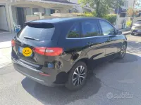 Usata Mercedes B180 136 CV (100 kW) 2021 Nero Utilitaria