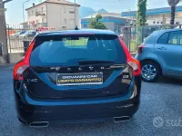 Usata Volvo V60 Dynamic 120 CV (88 kW) 2018 Nero Station wagon