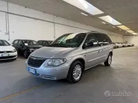 Usata Chrysler Voyager 150 CV (110 kW) 2008 Grigio Monovolume