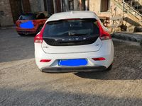 Usata Volvo V40 Momentum 120 CV (88 kW) 2017 Bianco Station wagon