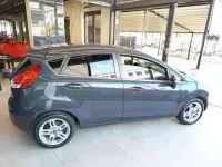 Usata Ford Fiesta 75 CV (55 kW) 2013 Blu Berlina