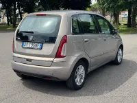 Usata Lancia Musa 95 CV (69 kW) 2009 Beige Monovolume