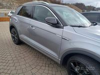 Usata VW T-Roc R-line 110 CV (80 kW) 2023 Grigio SUV