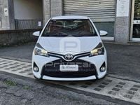 Usata Toyota Yaris Lounge 69 CV (50 kW) 2016 Bianco Utilitaria