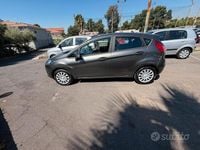 Usata Ford Fiesta Titanium 60 CV (44 kW) 2015 Grigio Berlina