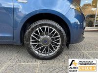Usata Lancia Ypsilon 69 CV (50 kW) 2023 Blu/azzurro Utilitaria