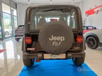 Usata Jeep Wrangler 177 CV (130 kW) 1997 Nero SUV
