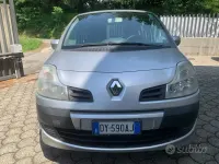 Usata Renault Modus Dynamique 75 CV (55 kW) 2009 Grigio Monovolume