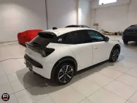 Nuova Lancia Ypsilon 110 CV (80 kW) 2026 Bianco quarzo tetto nero Utilitaria