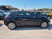Usata Opel Astra Cosmo 140 CV (102 kW) 2011 Nero Berlina