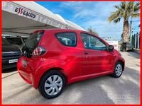 Usata Toyota Aygo Connect Style 68 CV (50 kW) 2012 Rosso Utilitaria