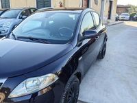 Usata Lancia Ypsilon Platinum 69 CV (50 kW) 2014 Blu Utilitaria