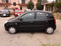 Usata Kia Picanto 61 CV (44 kW) 2011 Nero Utilitaria