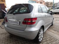 Usata Mercedes B200 140 CV (102 kW) 2007 Giallo Monovolume