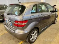 Usata Mercedes B180 Executive 116 CV (85 kW) 2010 Grigio Monovolume