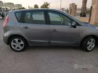 Usata Renault Scenic E-Tech 110 CV (80 kW) 2014 Grigio Berlina