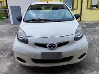 Usata Toyota Aygo Connect Style 68 CV (50 kW) 2011 Bianco Utilitaria