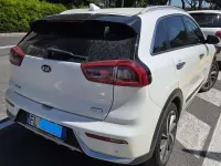 Usata Kia Niro Style 105 CV (77 kW) 2017 Bianco SUV