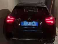 Usata Mercedes A180 109 CV (80 kW) 2017 Nero Utilitaria