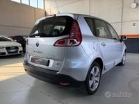 Usata Renault Scénic III Luxe 110 CV (80 kW) 2010 Grigio Monovolume