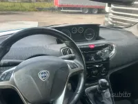 Usata Lancia Ypsilon 69 CV (50 kW) 2013 Bluazzurro Utilitaria