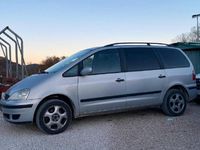 Begagnad Ford Galaxy 116 HK (85 kW) 2002 Grå Minibuss