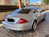 Usata Mercedes CLS320 224 CV (164 kW) 2005 Grigio Coupé