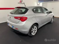 Usata Alfa Romeo Giulietta Exclusive 105 CV (77 kW) 2013 Grigio Utilitaria