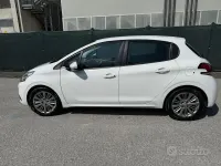 Usata Peugeot 208 82 CV (60 kW) 2017 Bianco Utilitaria