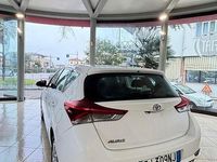 Usata Toyota Auris Business Edition 112 CV (82 kW) 2017 Bianco Berlina