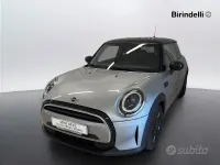 Usata Mini Cooper Essential 136 CV (100 kW) 2023 Grigio Utilitaria