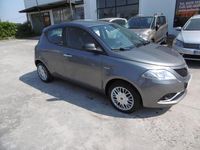 Usata Lancia Ypsilon Gold 69 CV (50 kW) 2016 Grigio scuro Utilitaria