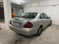 Usata Mercedes E220 150 CV (110 kW) 2003 Berlina