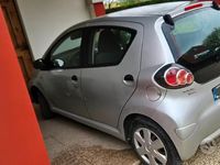 Gebraucht Toyota Aygo 69 PS (50 kW) 2011 Grau Kleinwagen