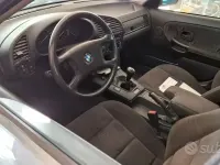 Usata BMW 318 113 CV (83 kW) 1992 Grigio Berlina