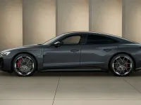 Nuova Audi RS e-tron GT Design 2026 Grigio nimbus effetto perla Berlina