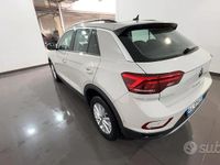 Usata VW T-Roc Life 110 CV (80 kW) 2023 Grigio SUV