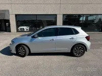 Usata VW Polo Life 80 CV (58 kW) 2023 Grigio Utilitaria