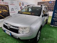 Usata Dacia Duster Lauréate 90 CV (66 kW) 2011 Grigio SUV
